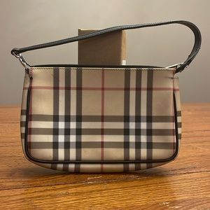 Burberry Nova check pouchette. Vintage. 8x5